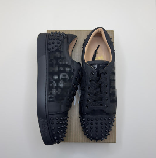 LC Black Spikes/ Design