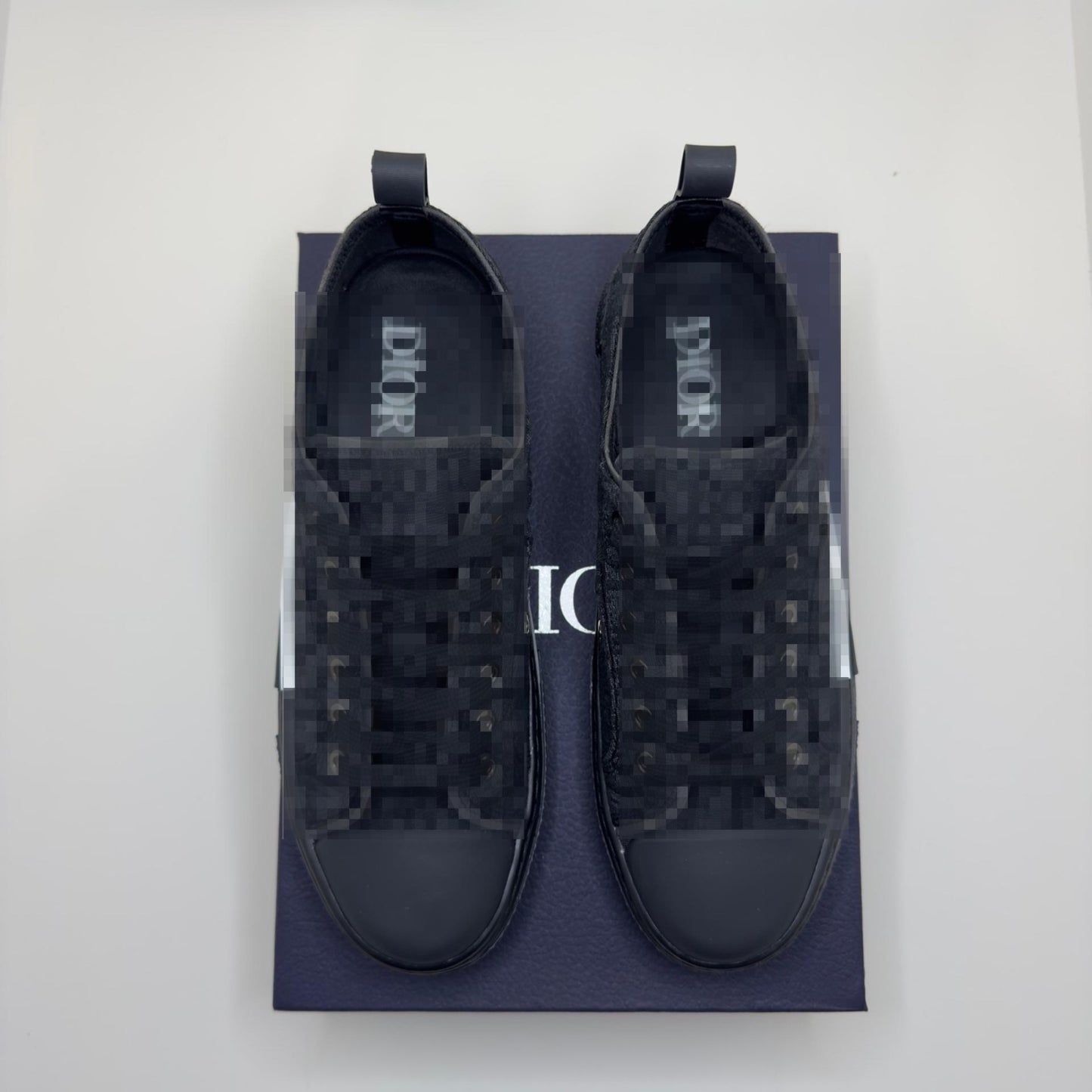 ADORE BLACK