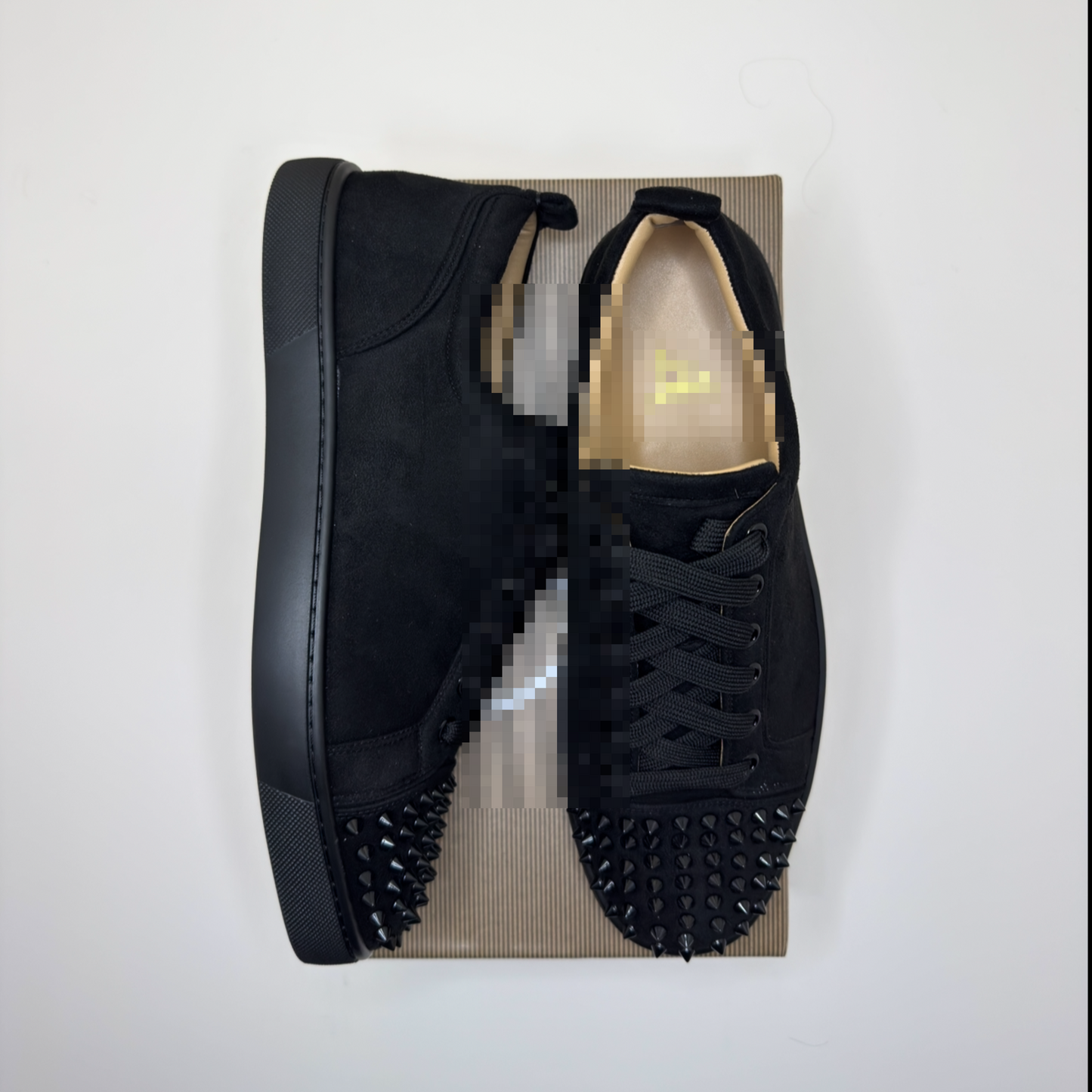 (CL)  BLACK SPIKES FRONT