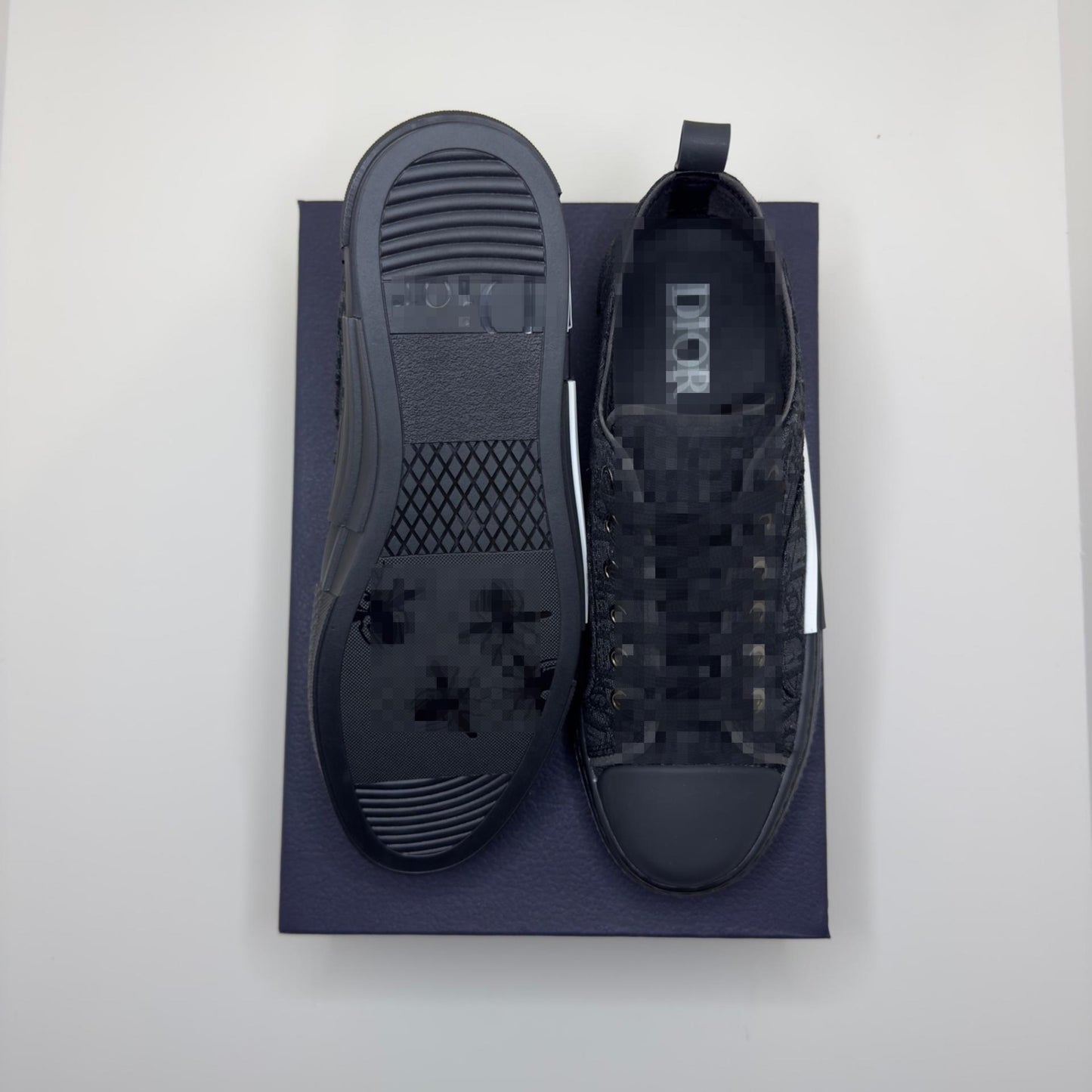 ADORE BLACK