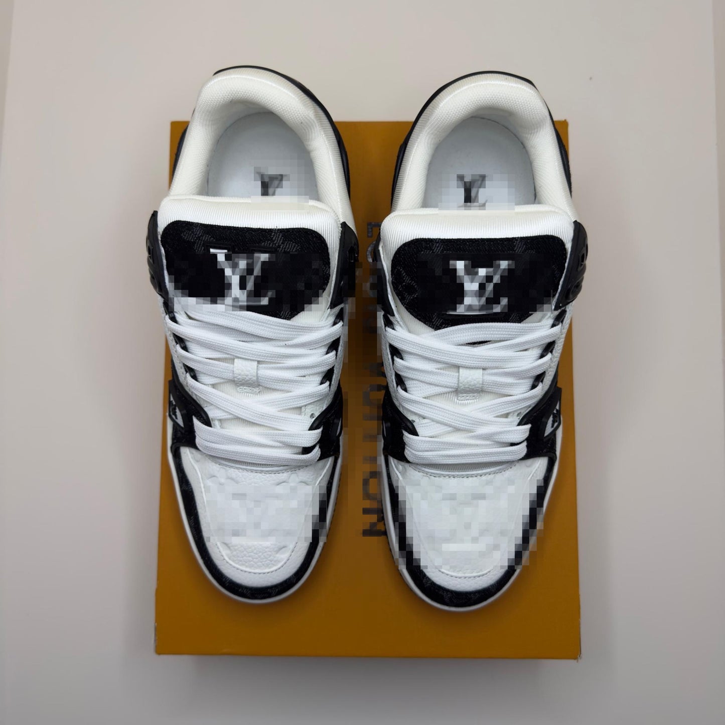 L!V BLACK MONOGRAM