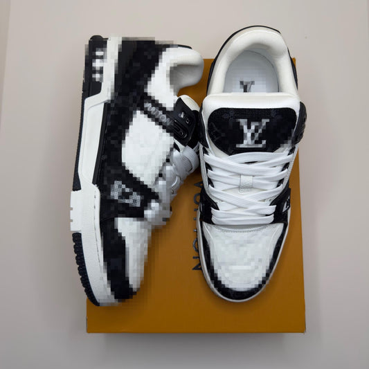 L!V BLACK MONOGRAM