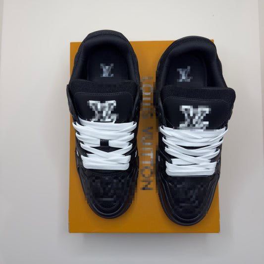 L!V BLACK